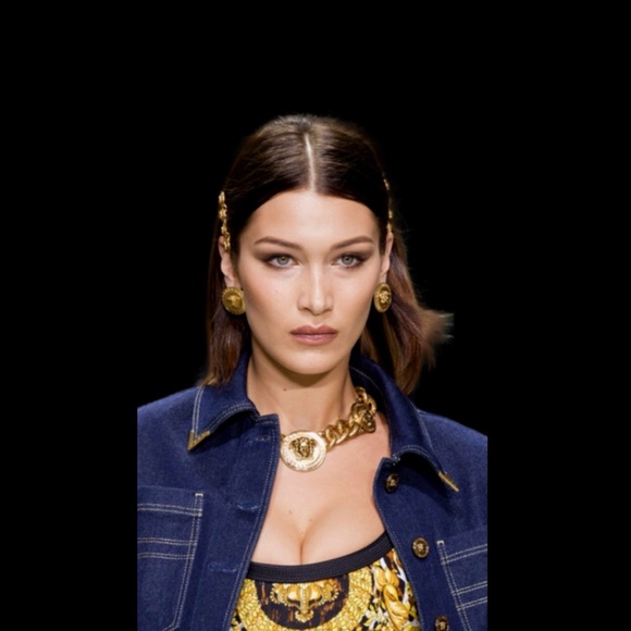 Versace XL Medusa Medallion Gold Chain Link Necklace - Picture 6 of 15